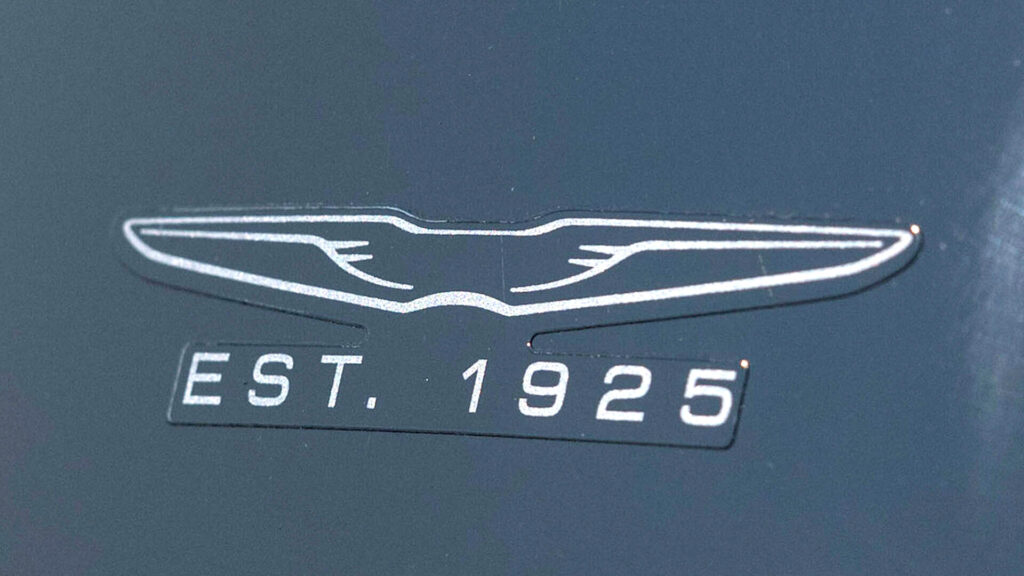 Chrysler Celebrates 100 Years By Slapping A Sticker On A Minivan